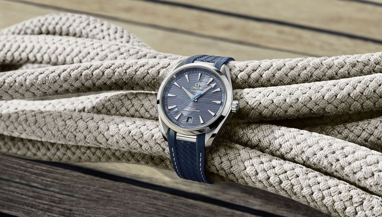 đồng hồ Omega Seamaster Aqua Terra